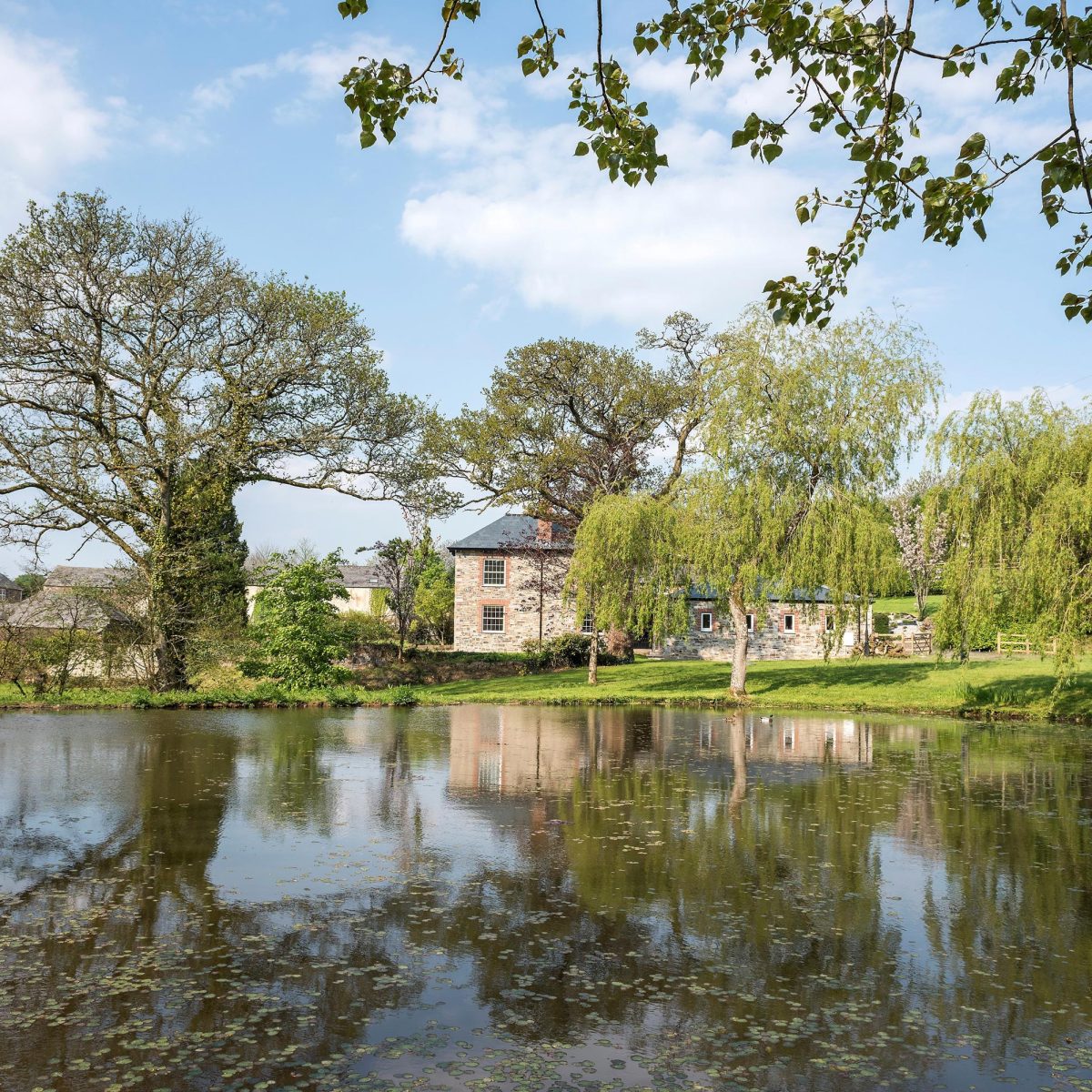 The house and pond at Wooladon Estate